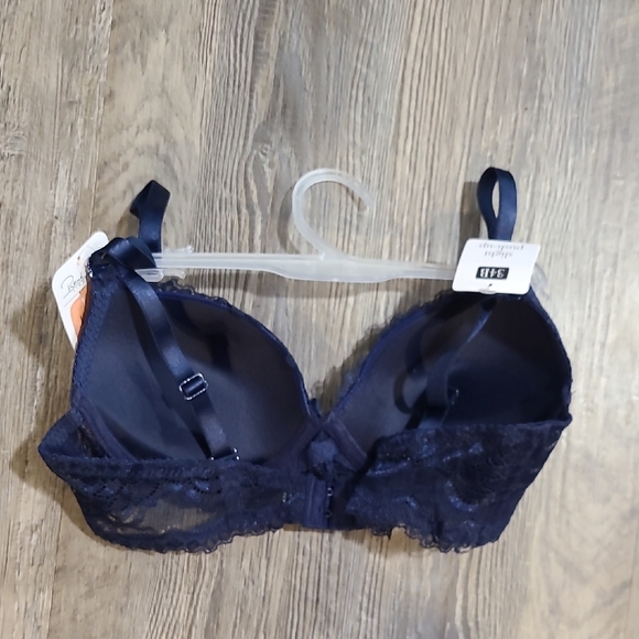 Set of 2 Navy & Red Lace Bras Size 34B - Picture 7 of 7